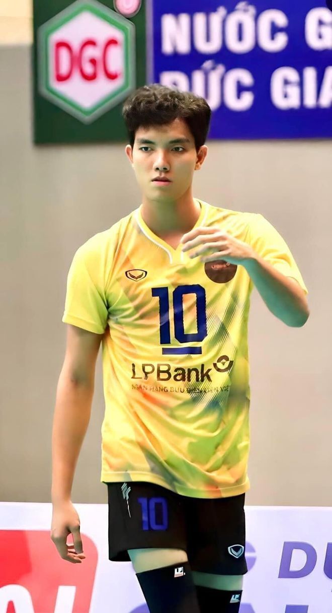 QpQ, 办的女排世, 年底在泰国